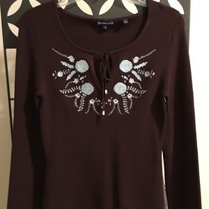 Long sleeve knit top with beautiful patterns
